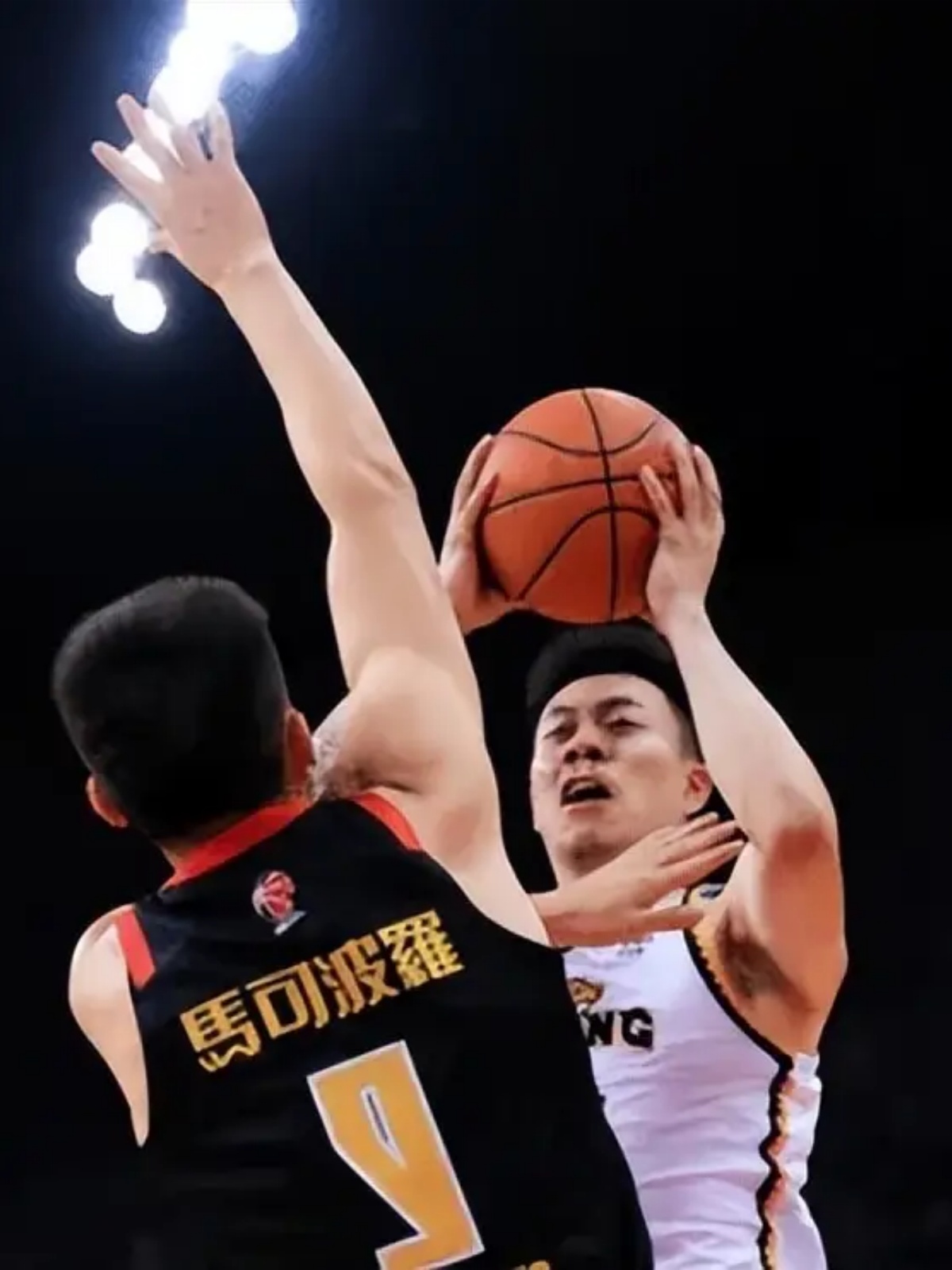 爱游戏在线-吉林队横扫灰熊，张镇麟统治全场