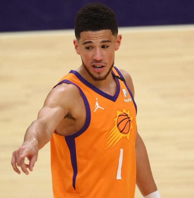 深圳队力克新疆队，保罗惊艳四座