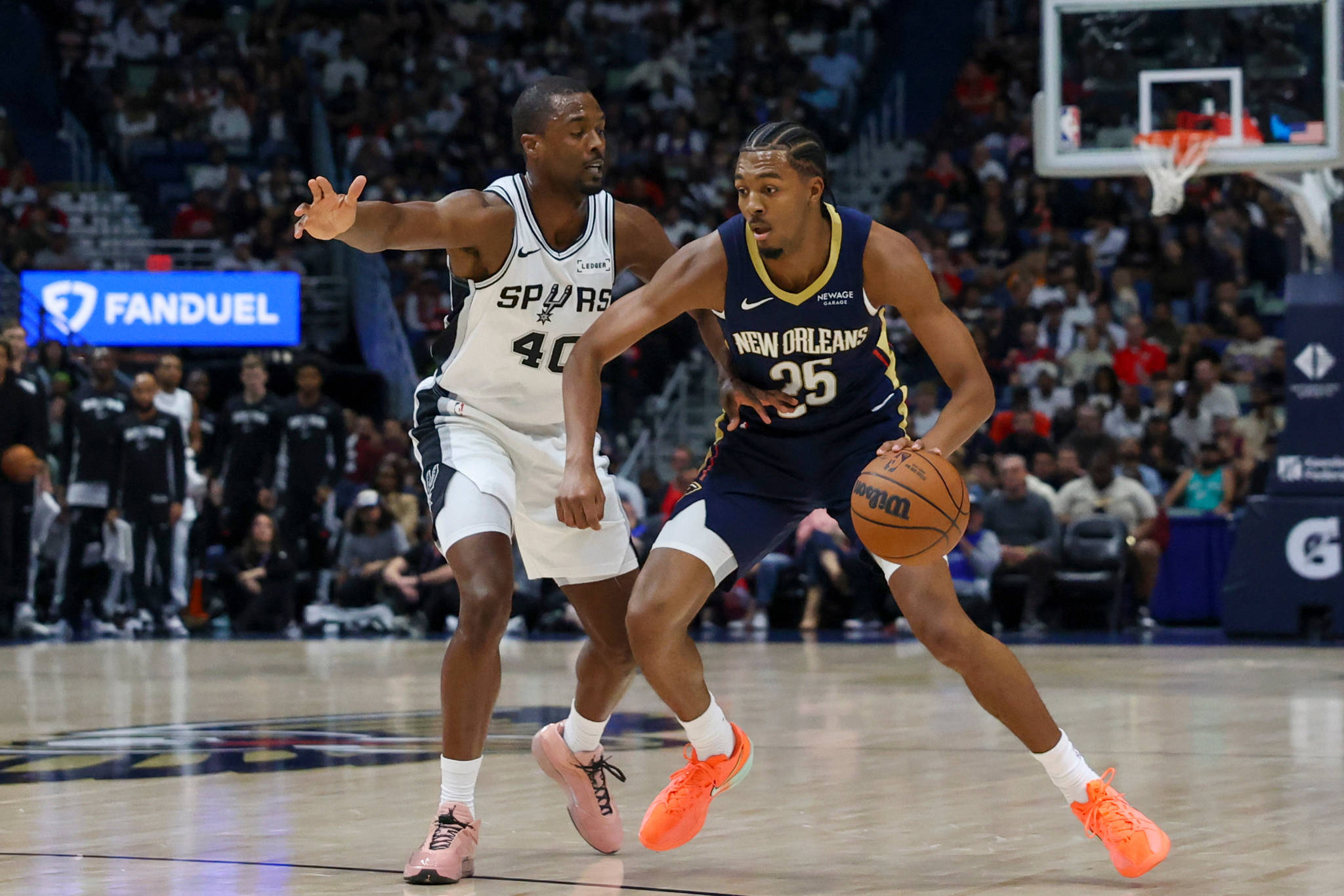 爱游戏官网-热火力克马刺，浓眉哥带队取胜