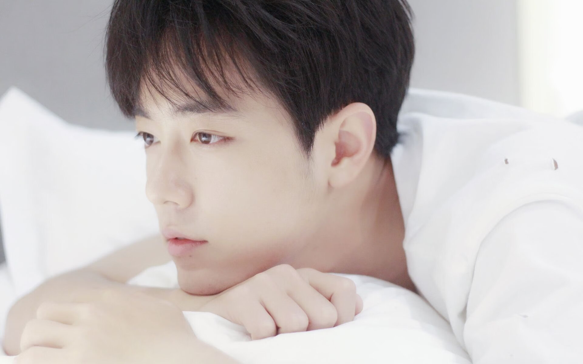 爱游戏在线-红色铁骑碾过潘帕斯雄鹰，门迪的闪电如何点燃了整片赛场