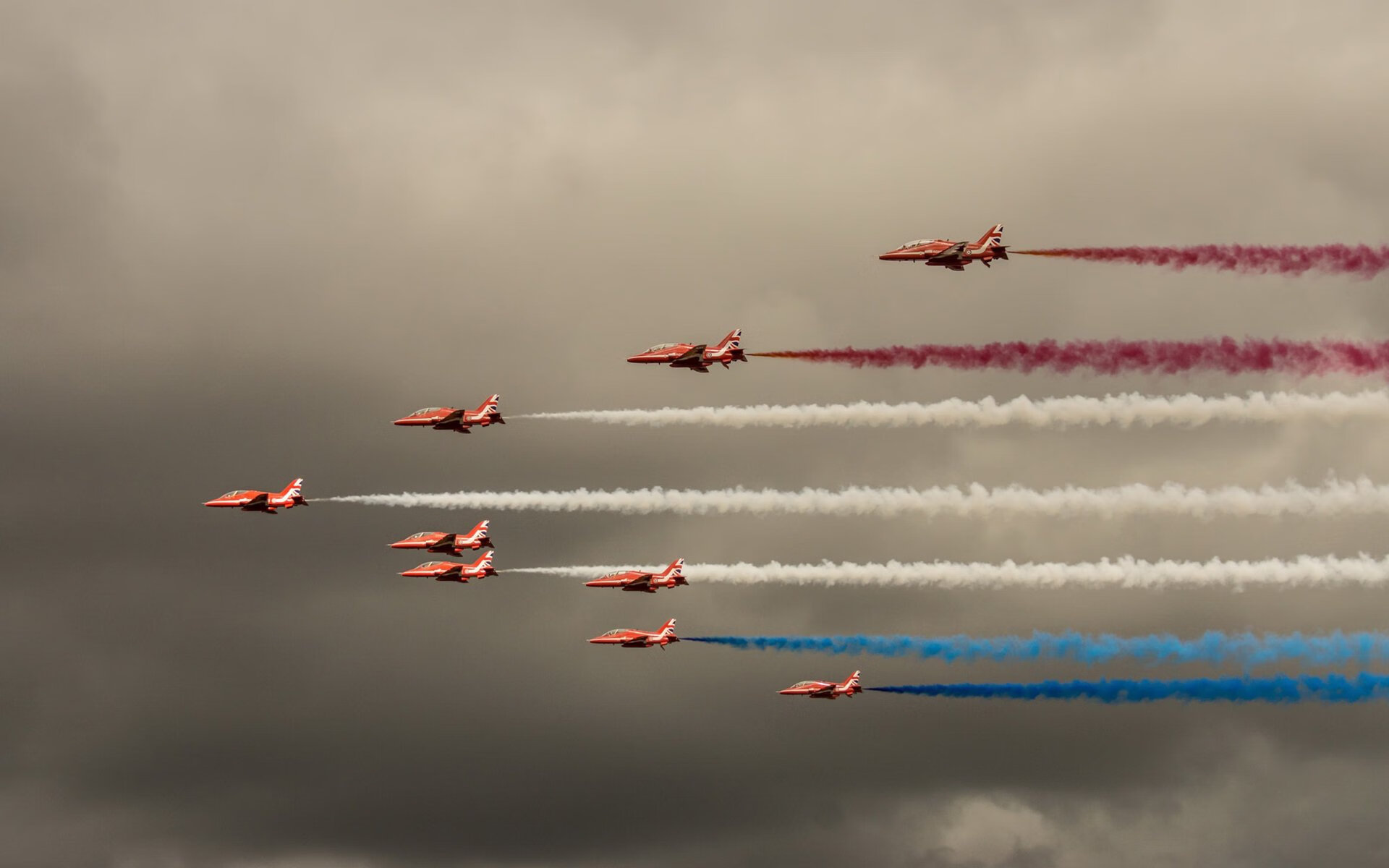 爱游戏官方-三小时黑夜，从维修区到世界之巅
