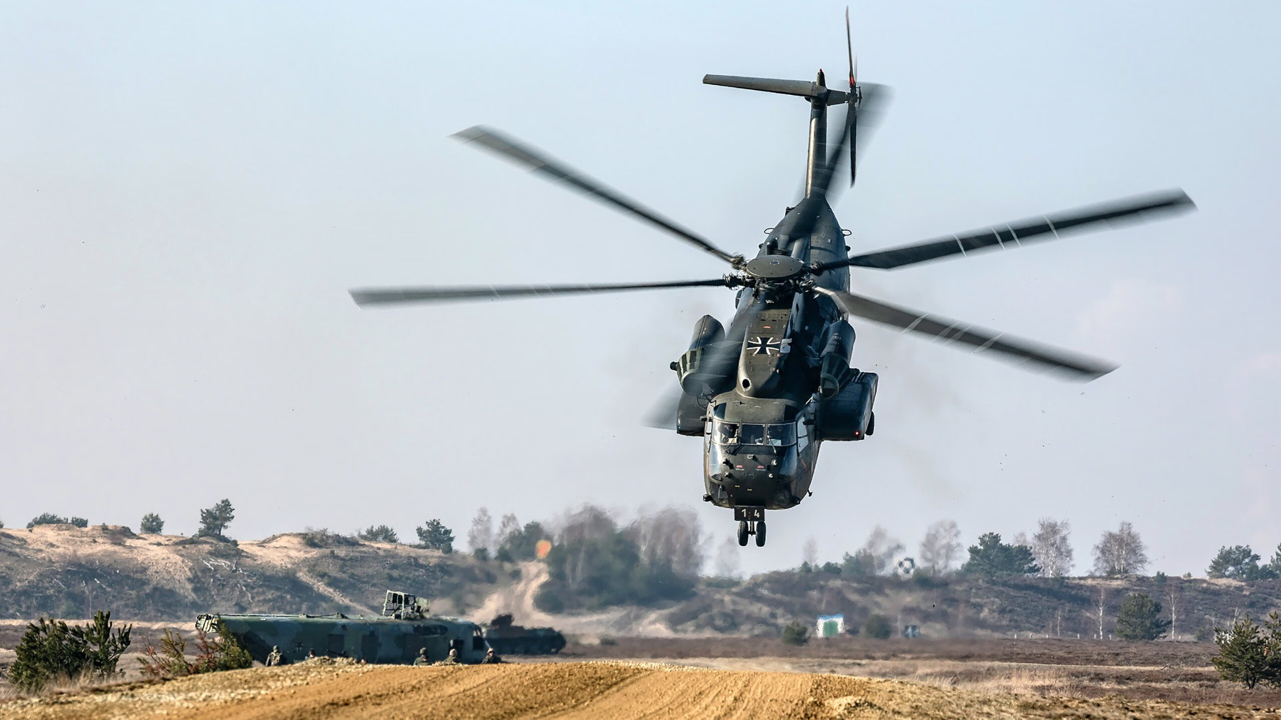 爱游戏体育-赛道内外，厄德高的关键开火与尼斯的胜利公式—论决定性瞬间如何塑造体育叙事